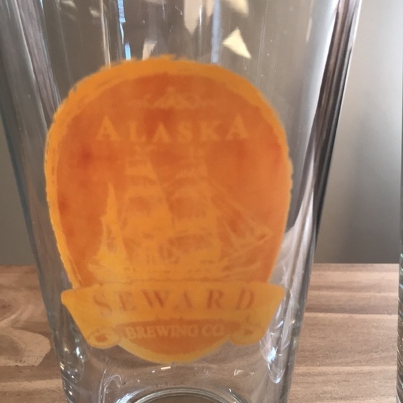 ALASKA SEWARD BREWING COMPANY SET OF THREE GLASSES - Picture 4 of 5
